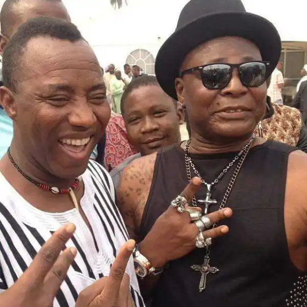 Sahara Reporters Owner, Sowore & Charly Boy All Smiles As They Pose For A Selfie